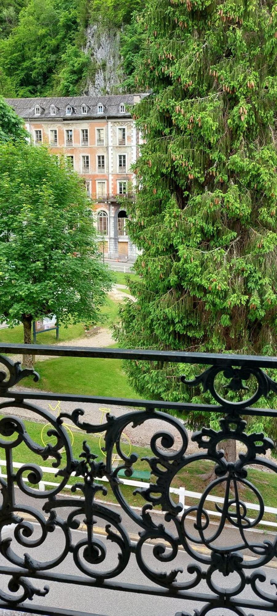 Vaste Appartement, Lumineux, 8 Couchages Eaux-Bonnes Zewnętrze zdjęcie